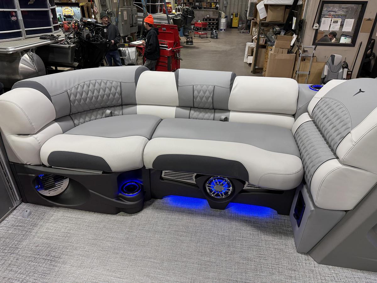 2025 Tahoe Pontoons Cascade 2385 Quad Lounge Shift SS Tritoon & Honda 225HP Outboard