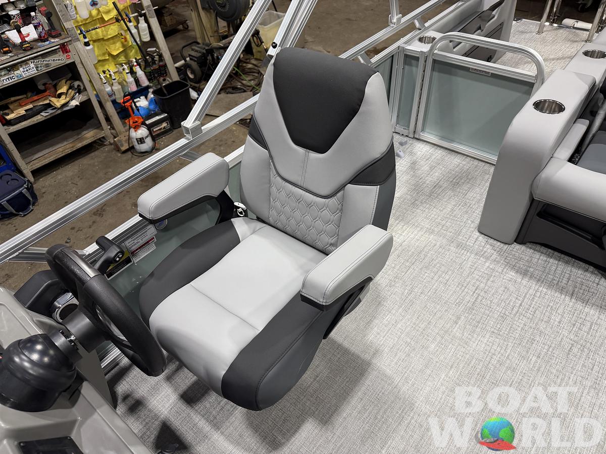 2026 Tahoe Sport VRB 2385 Swingback & 4-Stroke $34995