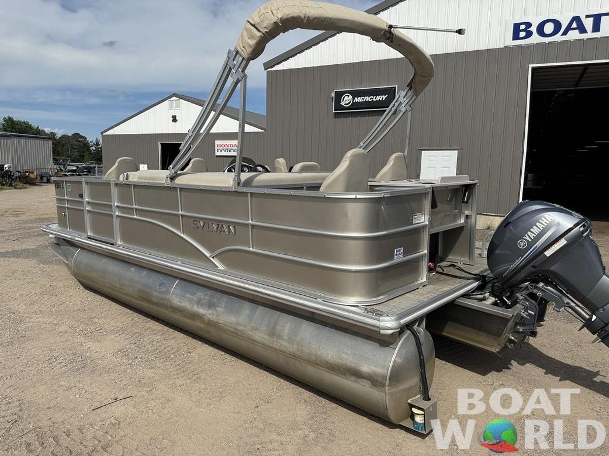 Used 2016 Sylvan 820 4-PT Pontoon