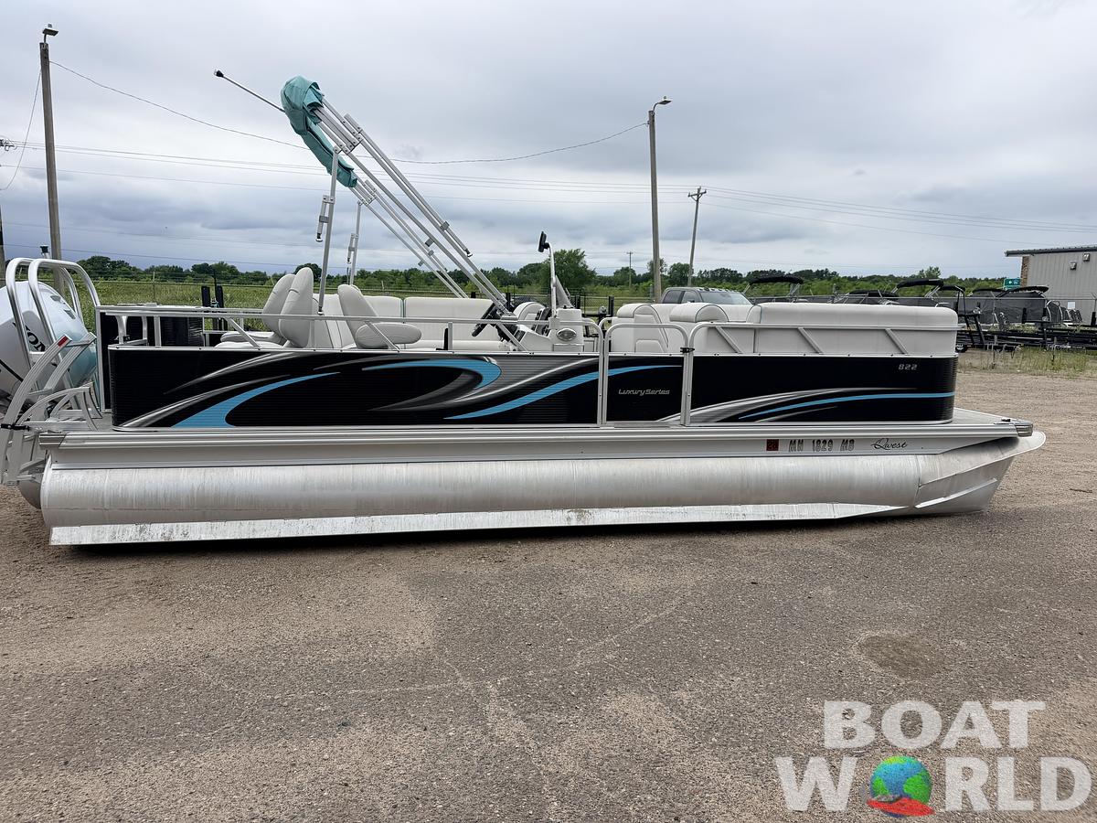 Used 2019 Qwest 822 LS Tritoon & 150HP Honda 4Stroke -$29,995