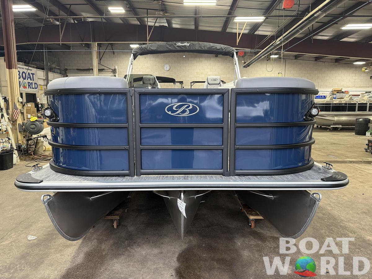2026 Bentley Pontoons Legacy 223 Swingback Tritoon 