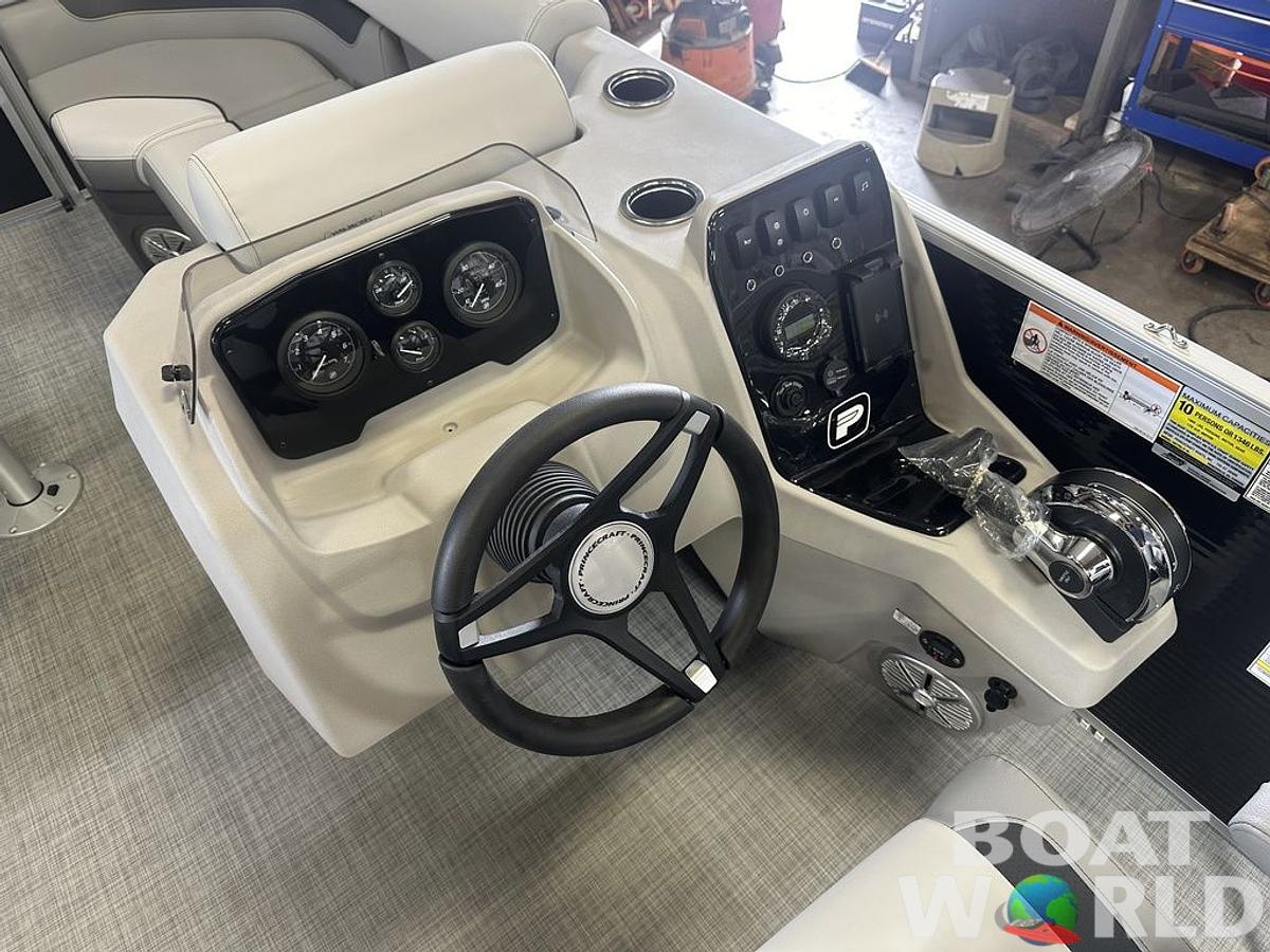 2025 Princecraft Vectra 21 RL Lounge Swingback & Mercury 4-Stroke EFI