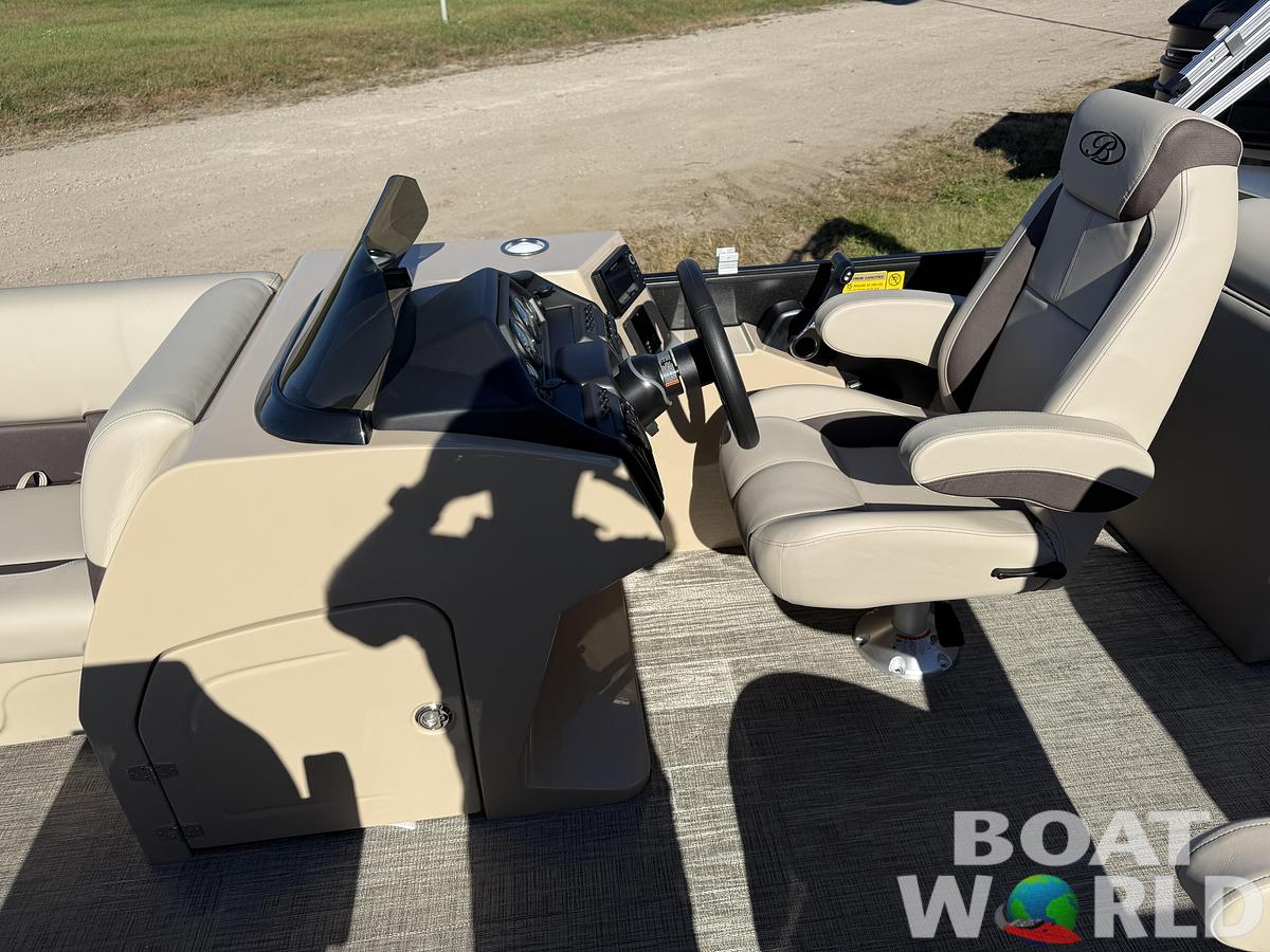 2026 Bentley Pontoons Legacy 220 Navigator DL Quad Lounge