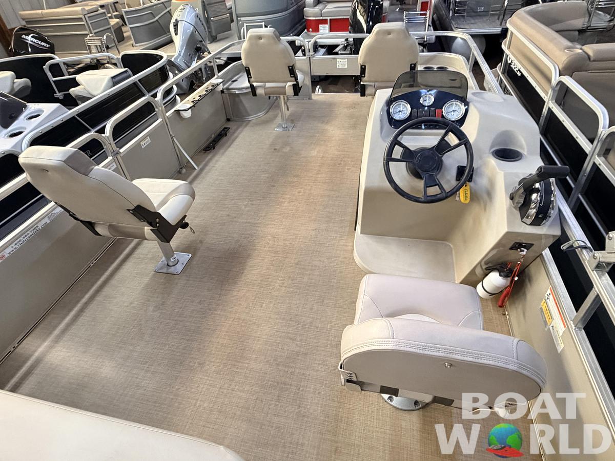 Used 2016 Lowe 162 Fish & Cruise Pontoon