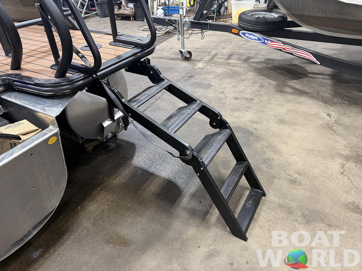 2026 Bentley Pontoons Elite 223 Swingback Tritoon