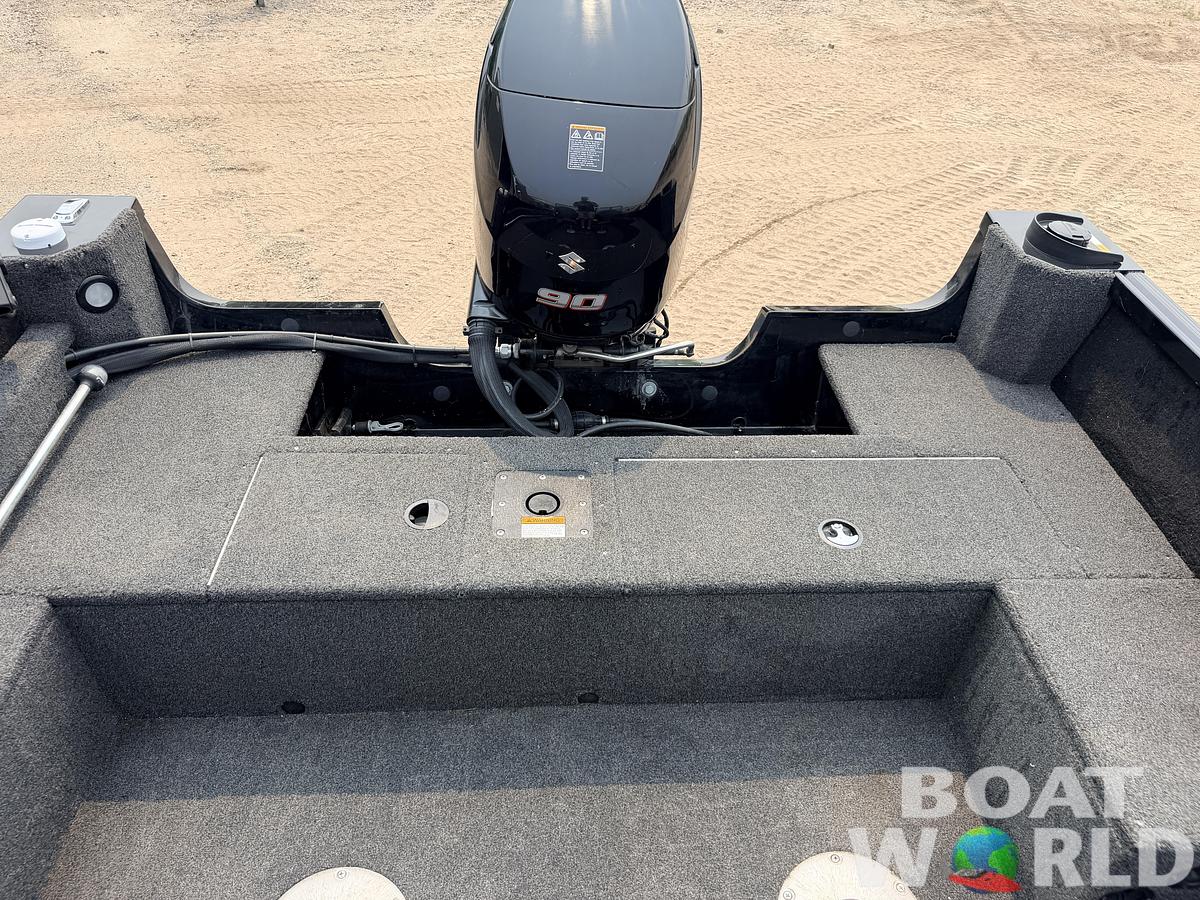 Used 2017 Alumacraft Competitor 165 Sport & 90HP Suzuki 4Stroke -$24,995