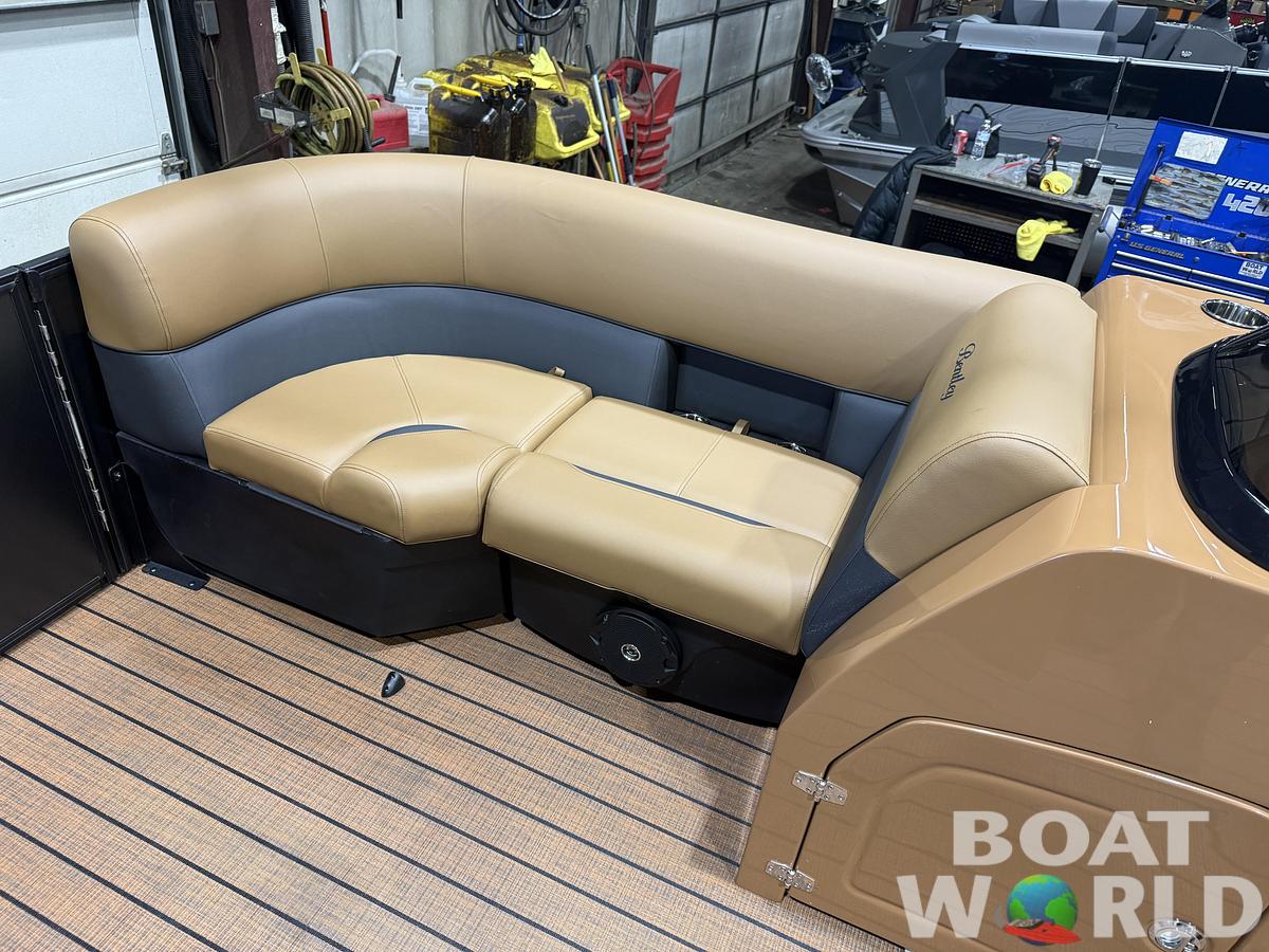 2026 Bentley Legacy 200 Navigator Quad Lounge $34995