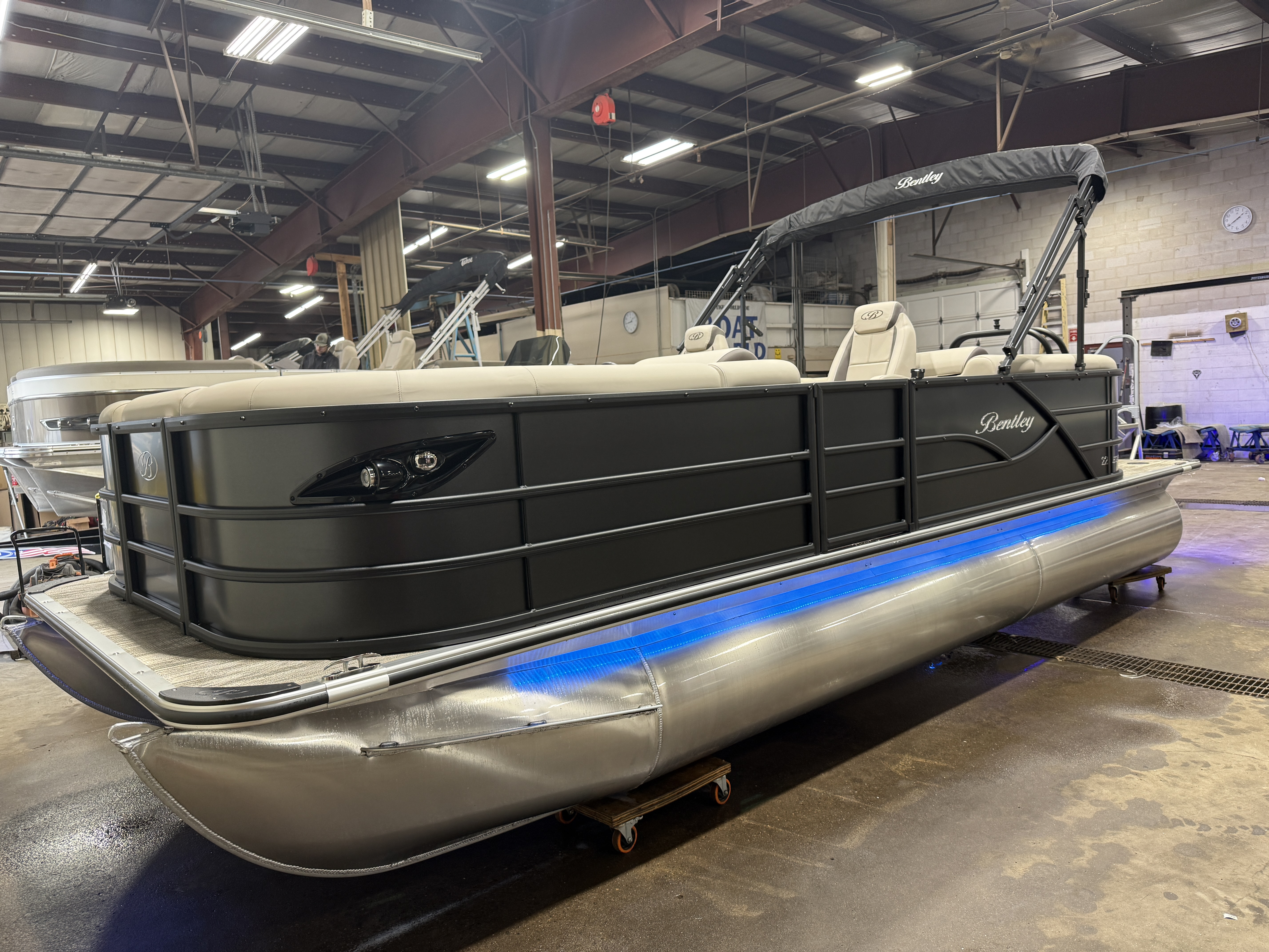 2027 Bentley Legacy 220 Navigator Quad Lounge Pontoon $42995