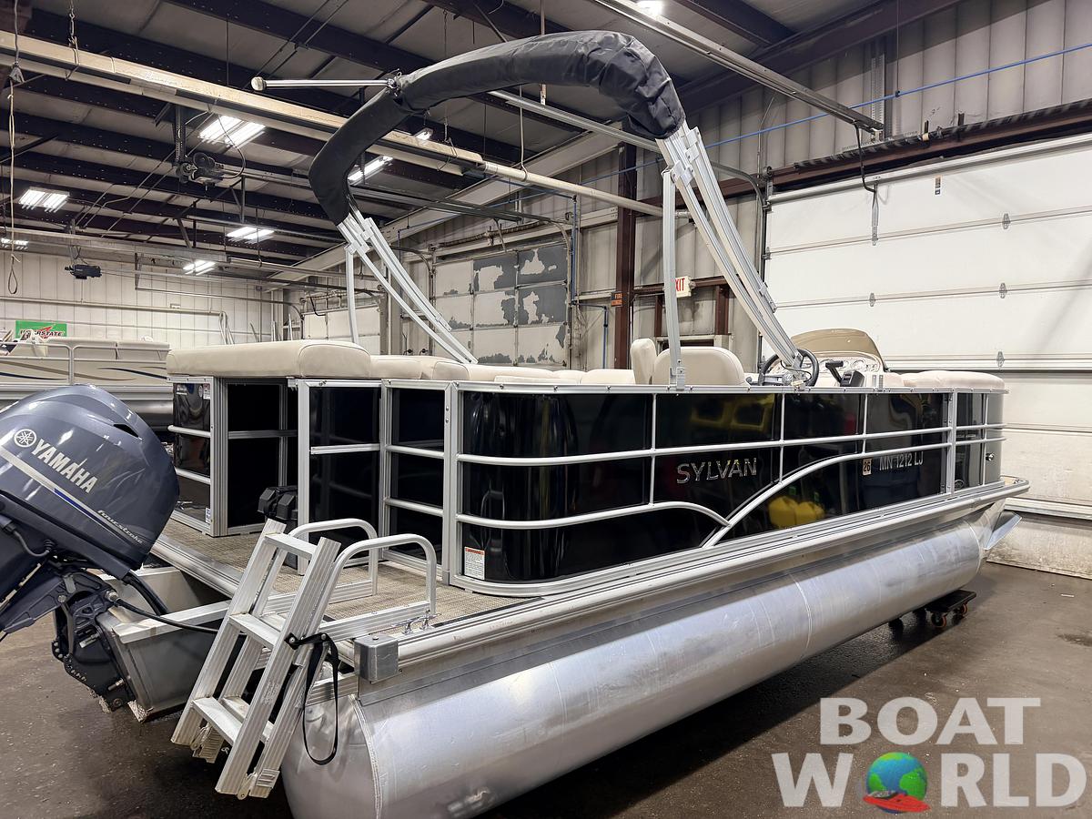 Used 2015 Sylvan Mirage 820 Cruise Special Edition Pontoon
