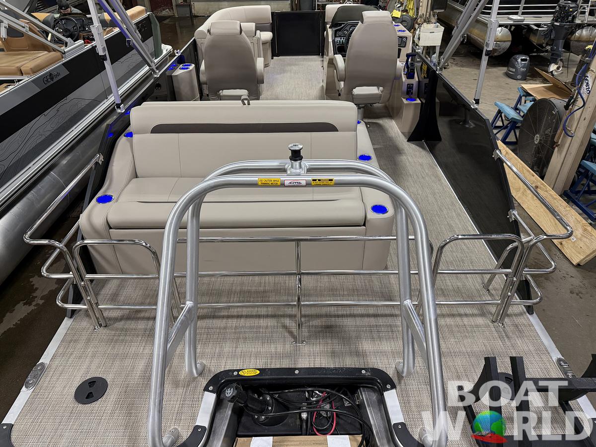 2025 Bentley Pontoons Legacy 223 Swingback Tritoon & Honda 4-Stroke EFI