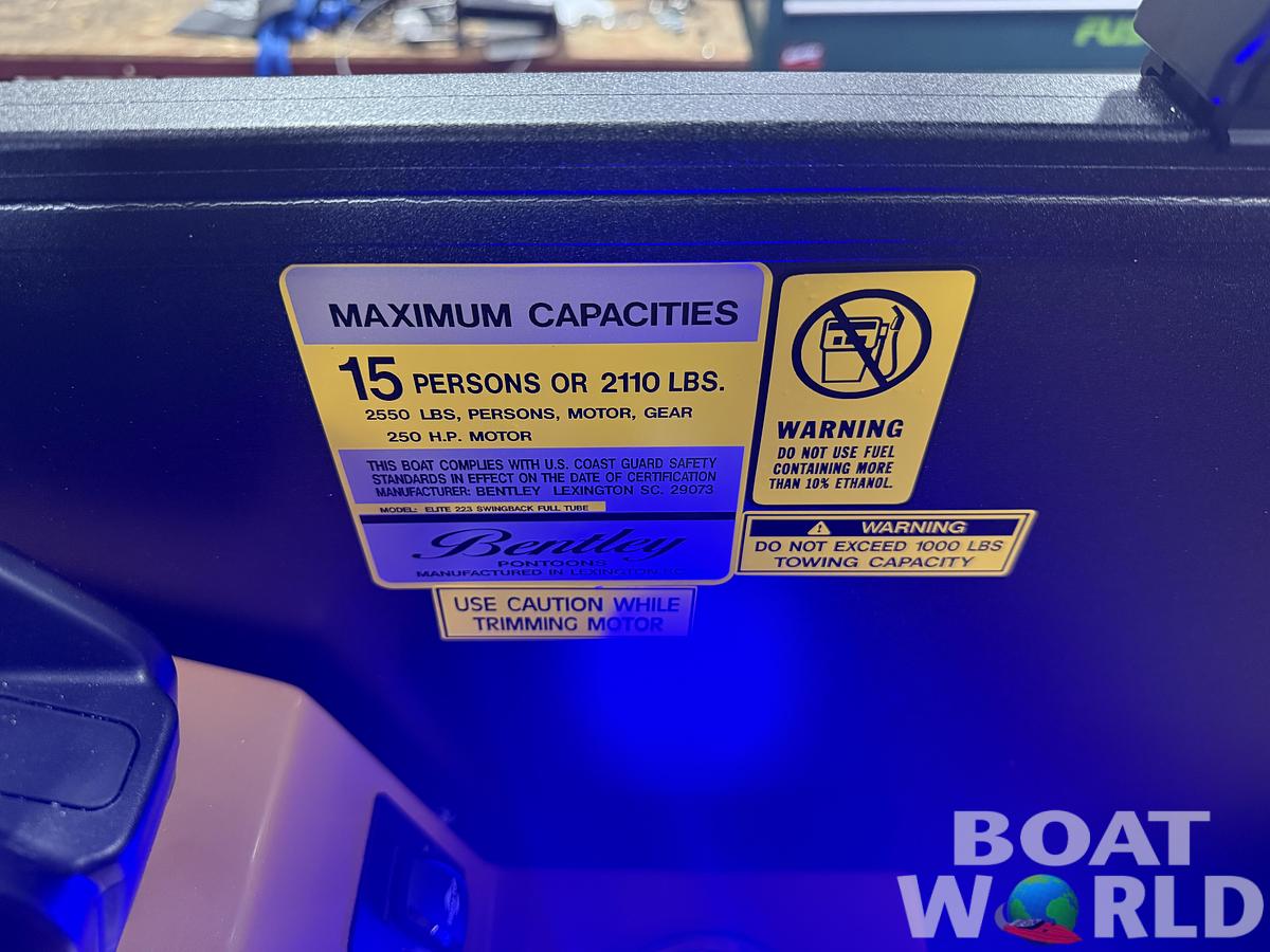 2026 Bentley Pontoons Elite 223 Swingback Tritoon