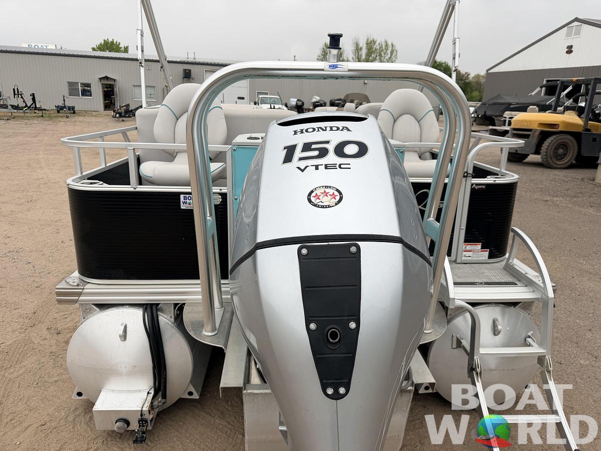Used 2019 Qwest 822 Fish & Cruise Tritoon & 150HP Honda 4Stroke - $39,995