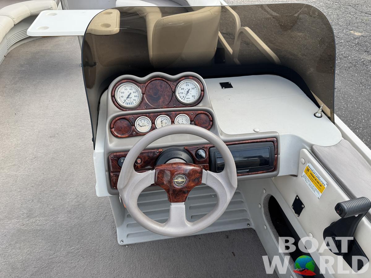 Used 1999 Crestliner 2485 LSI