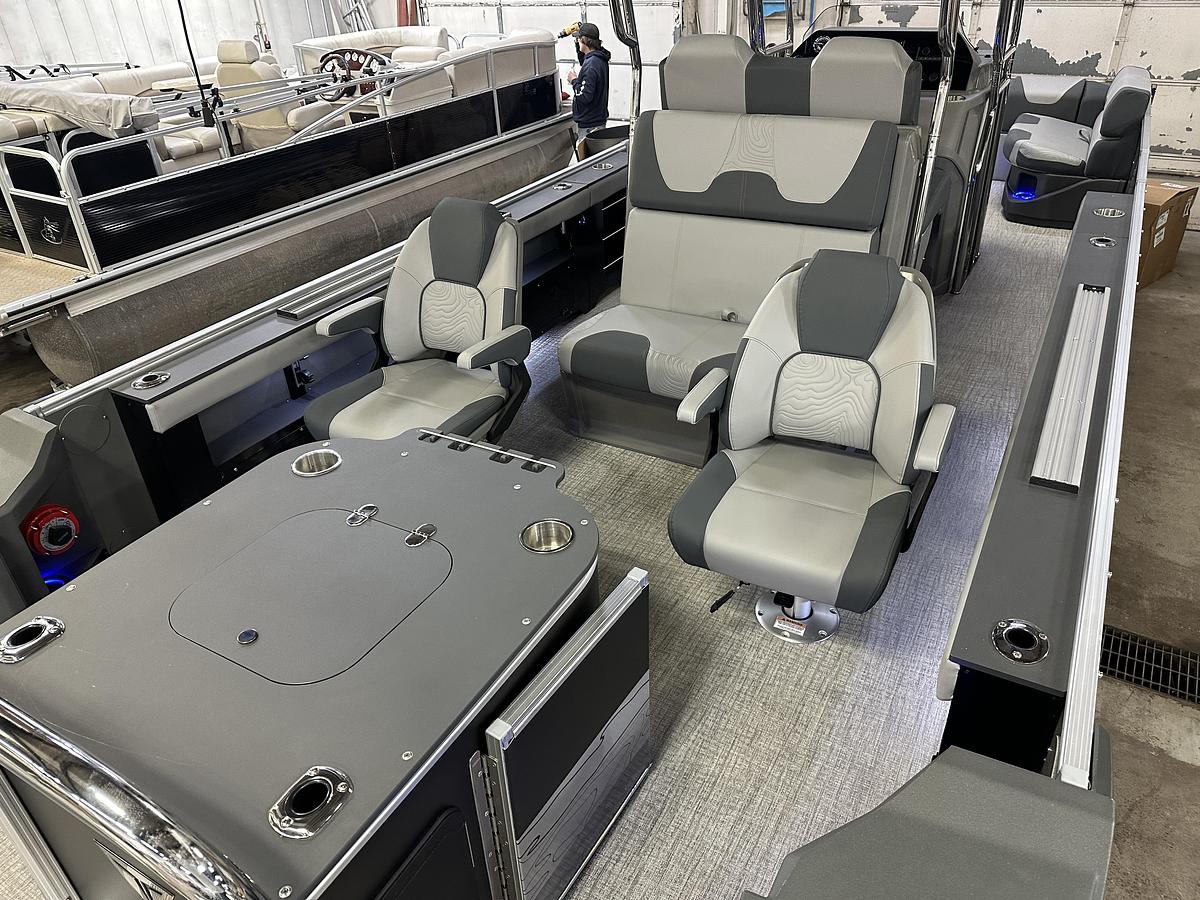 2025 Tahoe Pontoons GEOfish CRF 2585 Tritoon & 225HP Outboard