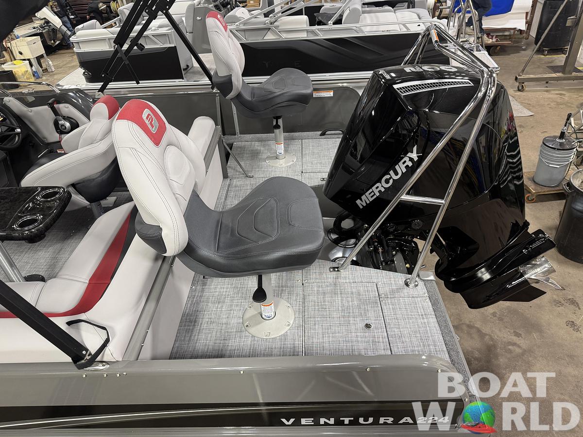 2024 Princecraft Ventura 224 Deckboat 