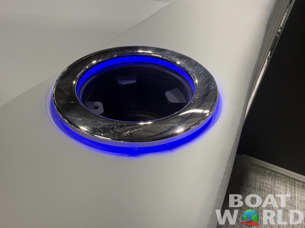 2026 Tahoe Pontoons LTZ 2385 Swingback (VRB) Tritoon 