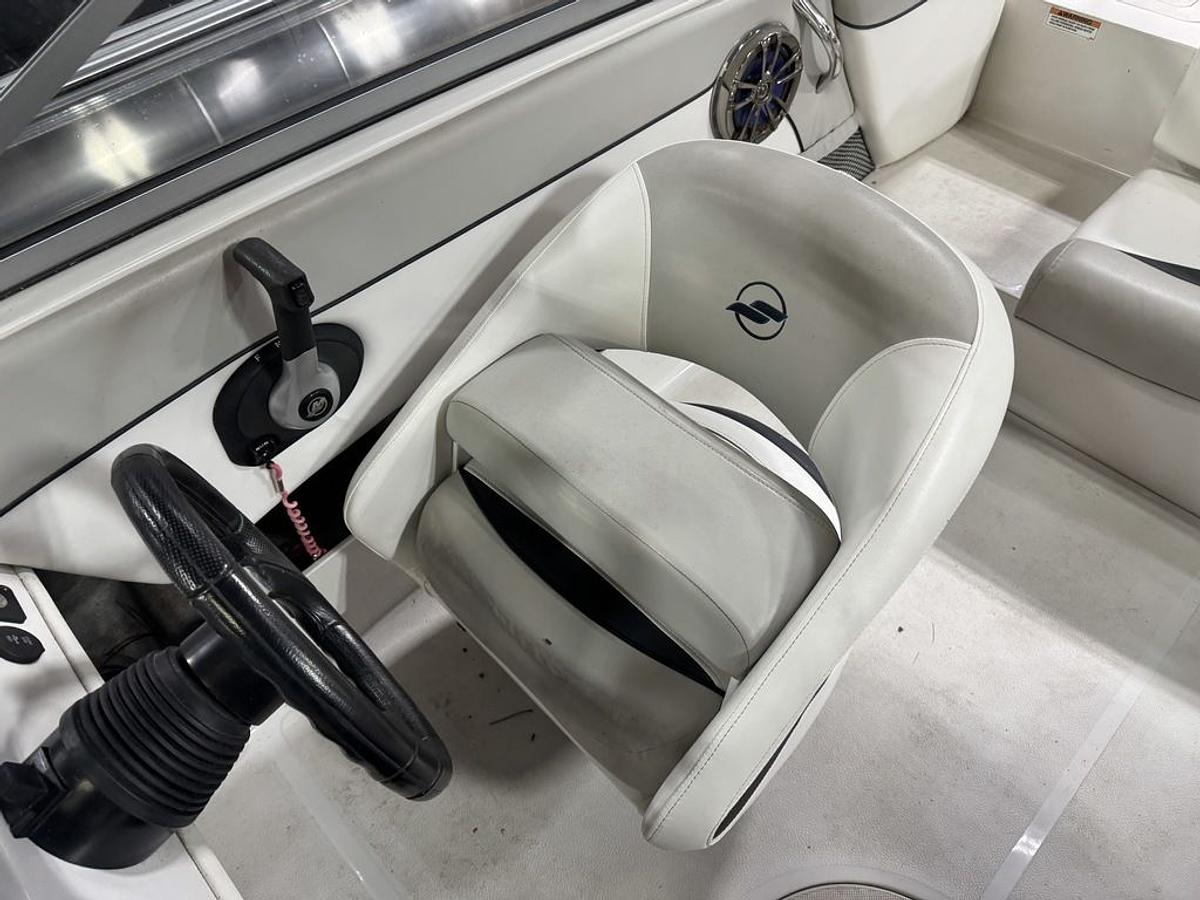 Used 2015 Starcraft Marine Runabout Limited IO 1918 RE I/O