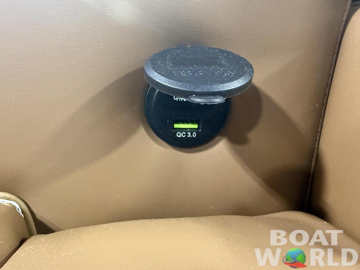 2026 Tahoe Pontoons LTZ 2385 Swingback (VRB) Tritoon 