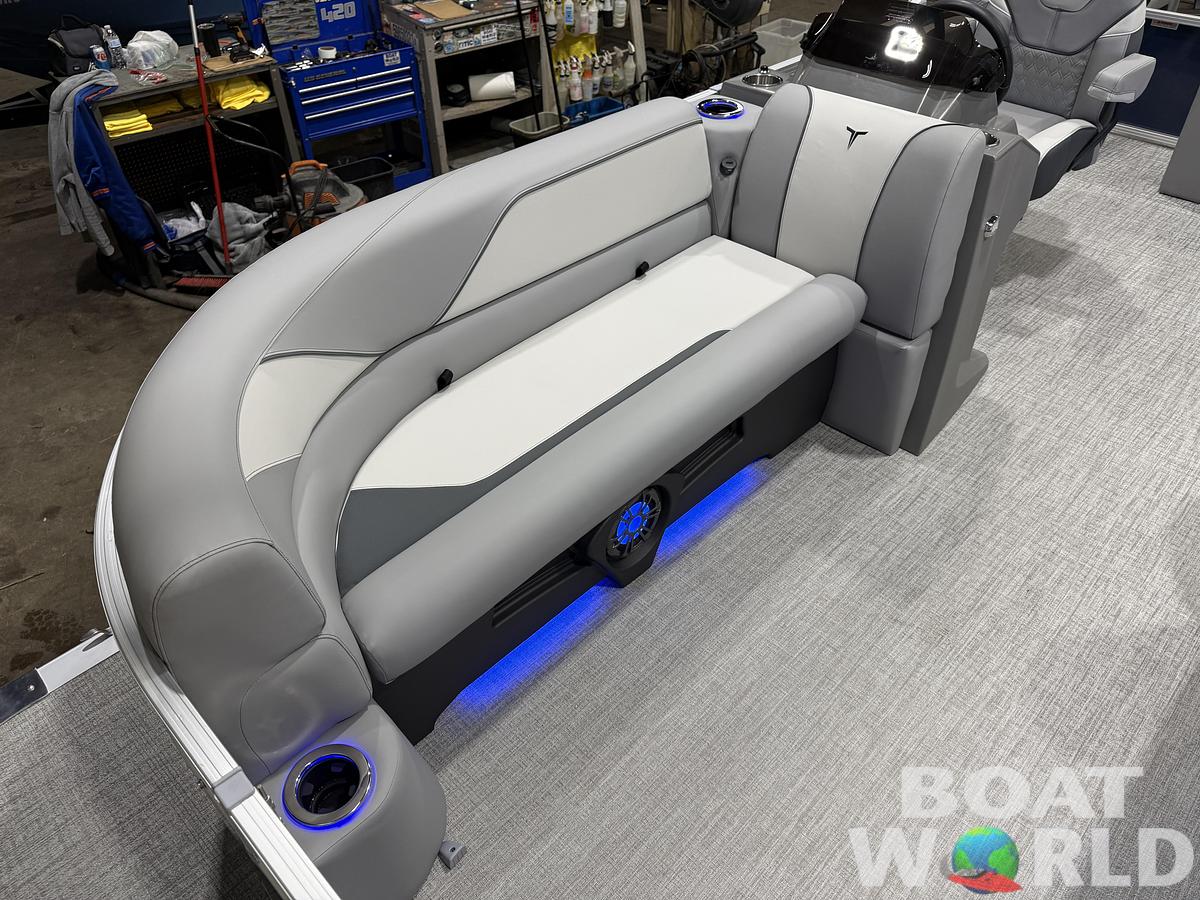 2026 Tahoe Sport 2385 Swingback (VRB) Tritoon 