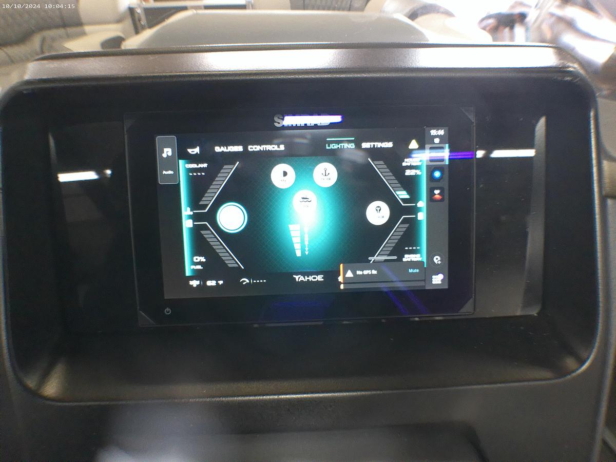 2025 Tahoe Pontoons Cascade 2385 Swingback Tritoon & 225HP 4-Stroke EFI