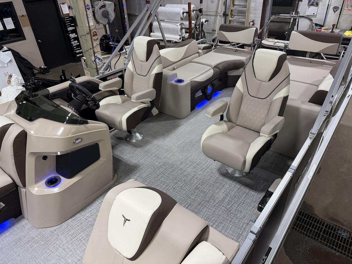 2025 Tahoe Pontoons LTZ 2385 Quad Lounge Shift SS Tritoon & Honda 4-Stroke EFI