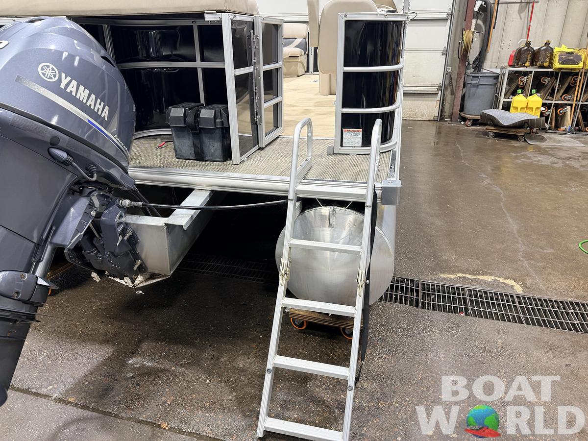 Used 2015 Sylvan Mirage 820 Cruise Special Edition Pontoon