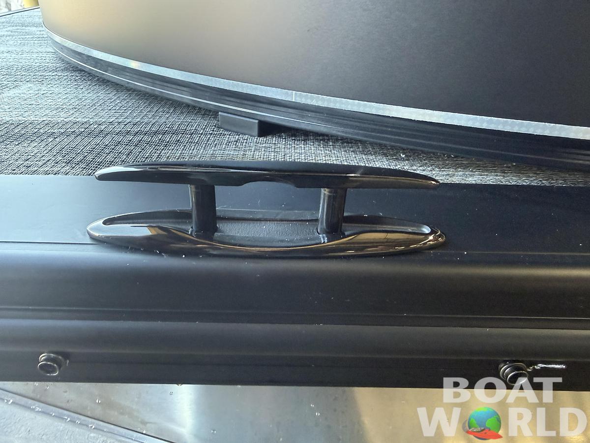 2026 Tahoe Pontoons Cascade 2385 Swingback (VRB) Tritoon 