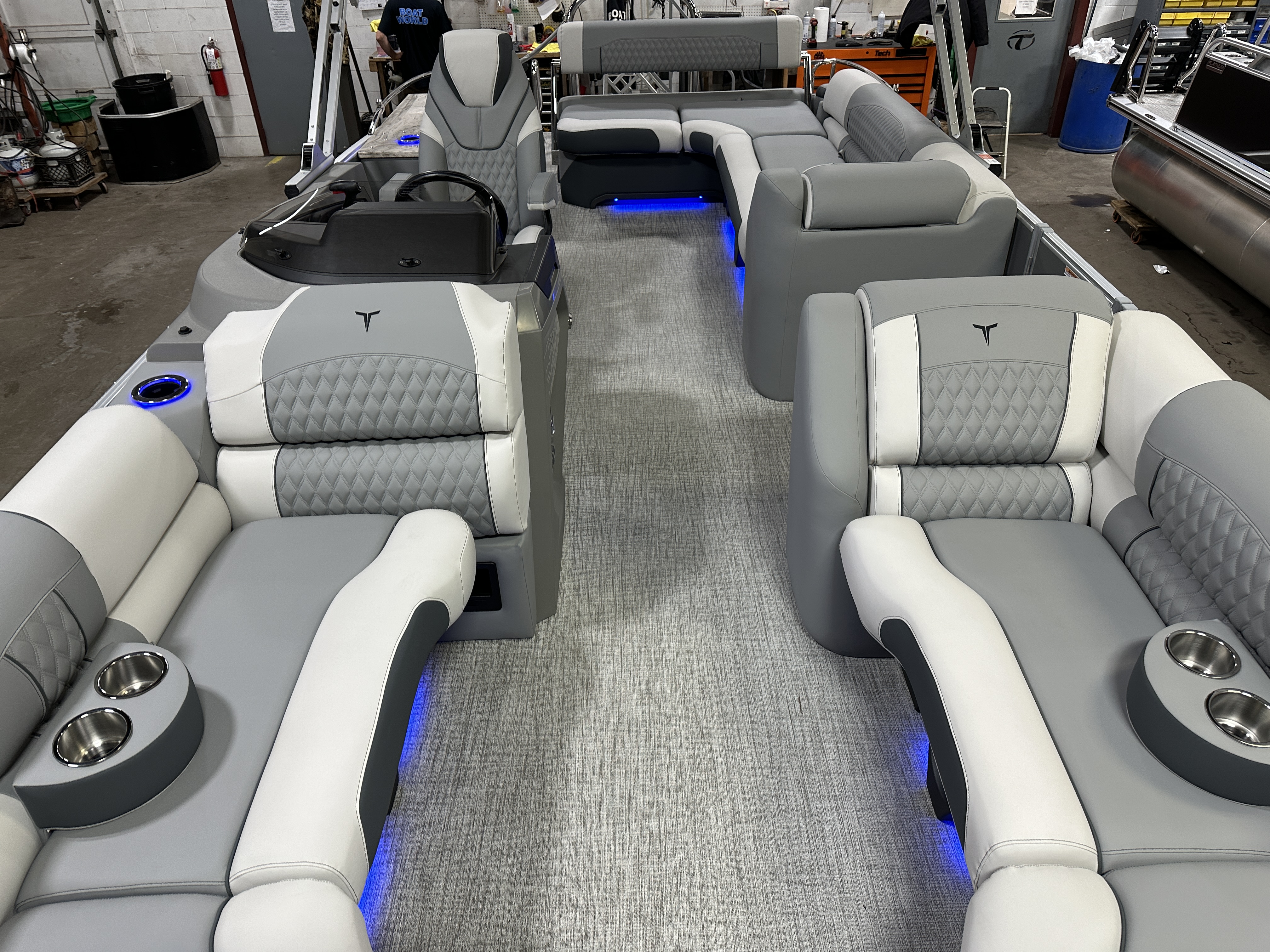 2025 Tahoe Pontoons Cascade 2385 Cruise Rear Bench (CRB) & Honda 4-Stroke EFI