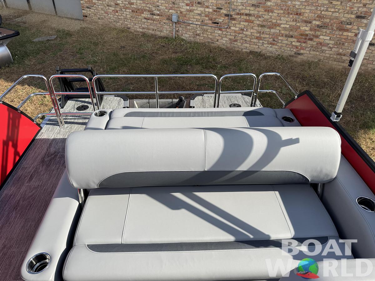 2026 Bentley Pontoons Legacy 200 Swingback