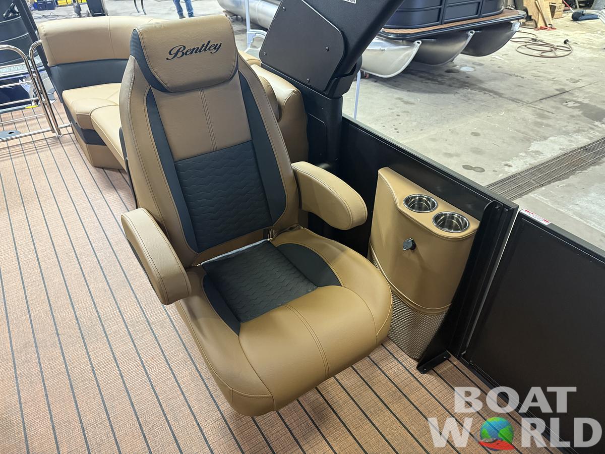 2026 Bentley Pontoons Elite 253 Admiral Quad Lounge Tritoon & 4-Stroke EFI