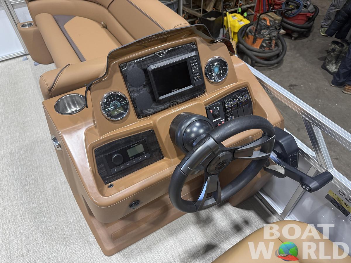 2026 Tahoe Sport VRB 2385 Swingback & 4-Stroke $34995