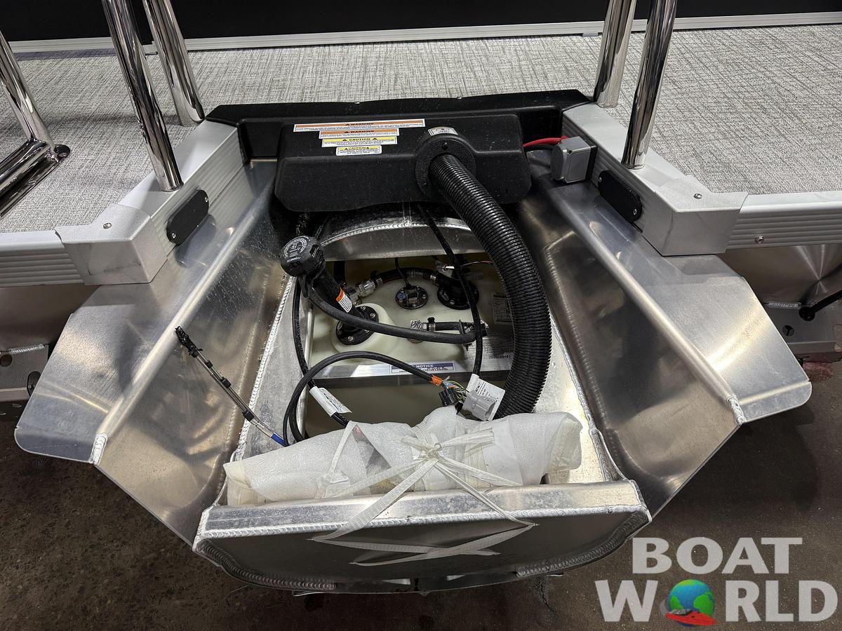 2026 Tahoe Pontoons LTZ 2385 Elite Windshield Tritoon