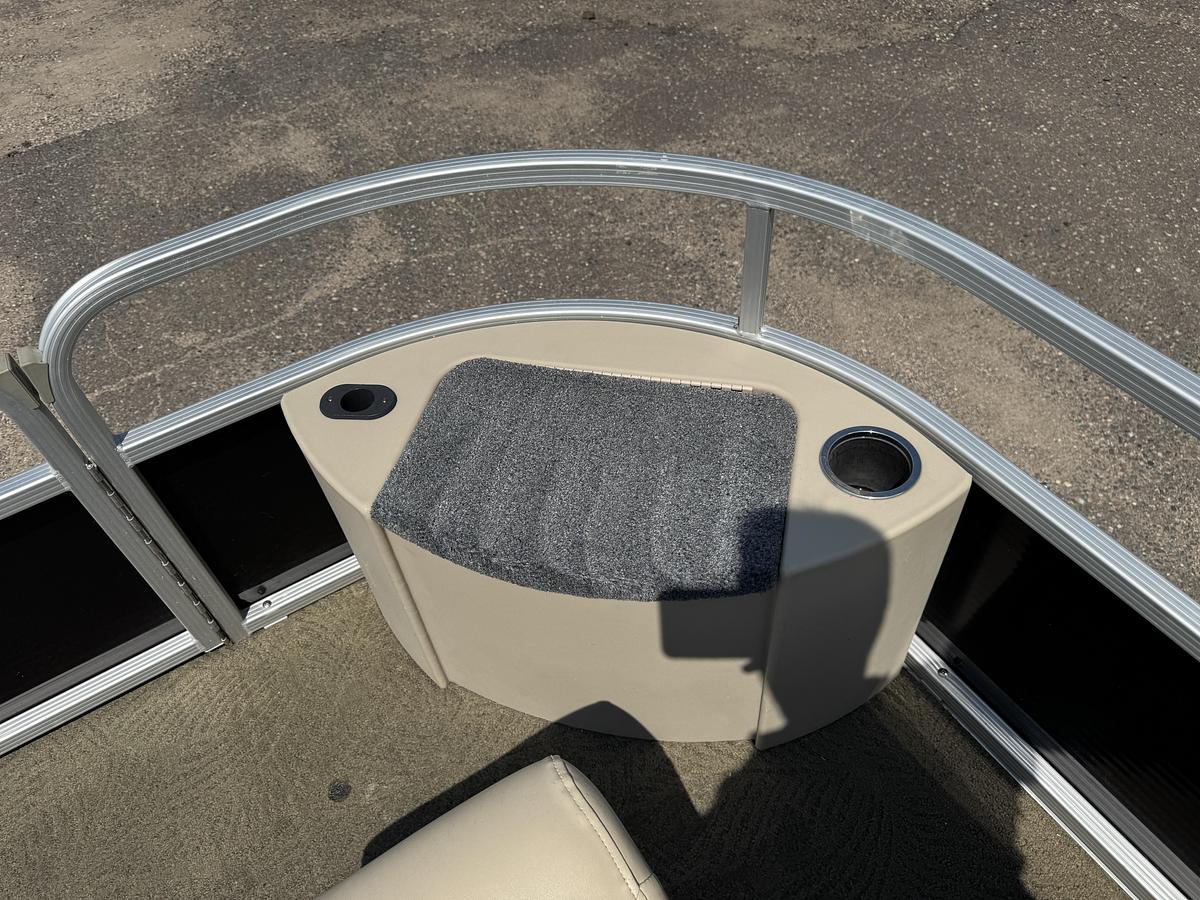 Used 2013 Bennington 17SF