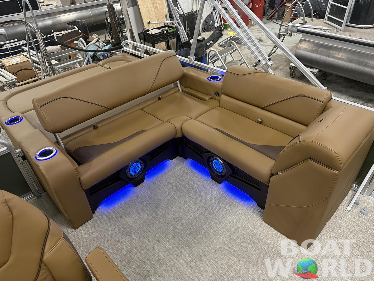 2026 Tahoe Pontoons Sport 2385 Swingback (VRB) Tritoon & Honda 4-Stroke EFI