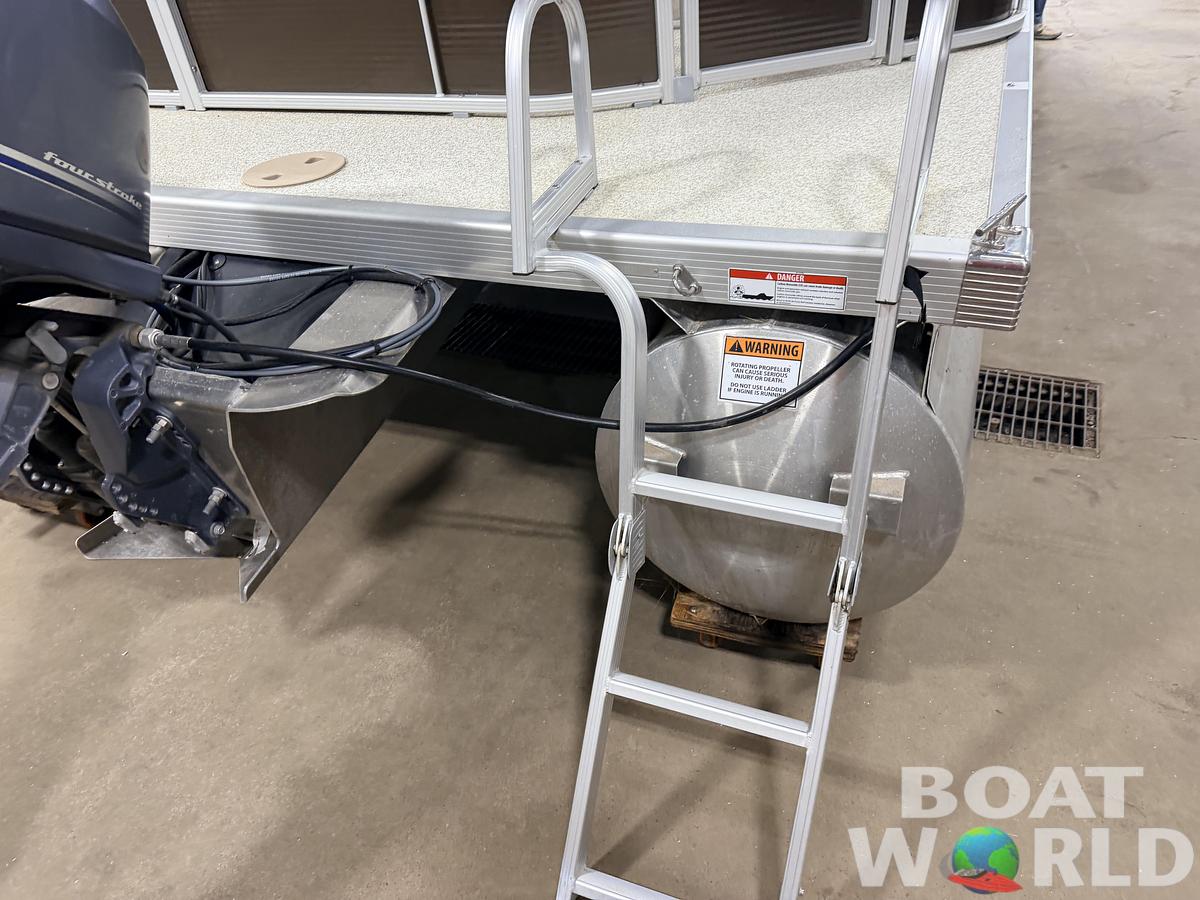 Used 2016 Bennington 20 SLM & 50HP Yamaha 4Stroke -$19,995