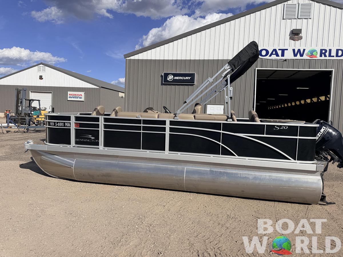 Used 2023 Bennington S20 F & 70HP Suzuki 4Stroke -$27,995