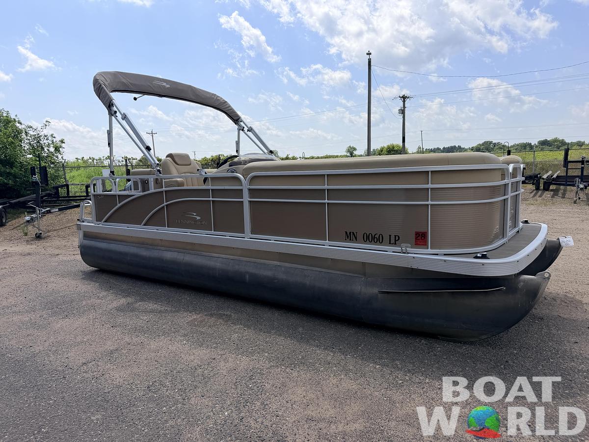 Used 2017 Bennington 208 SL & 50HP Yamaha 4Stroke -$24,995