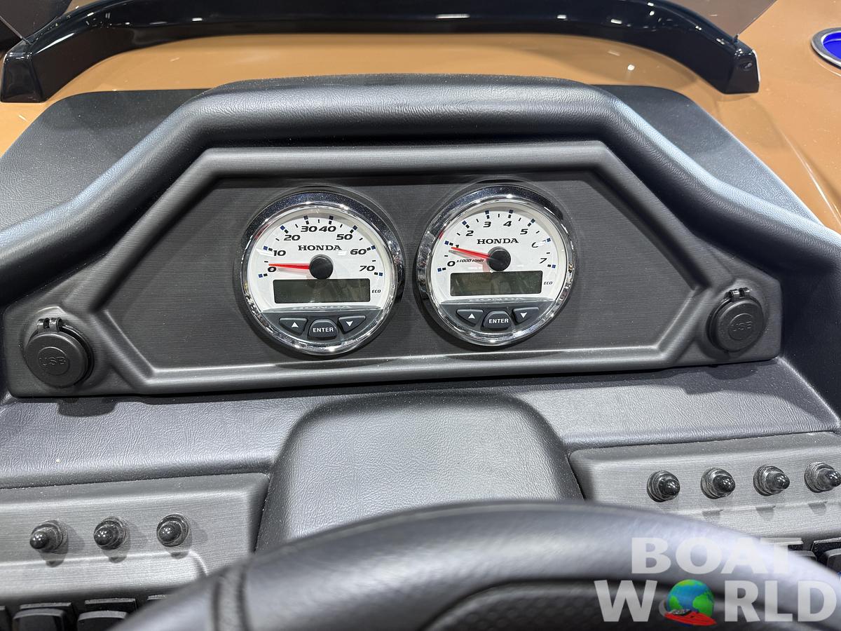 2027 Bentley 300hp Swingback Legacy 243 Tritoon $69995
