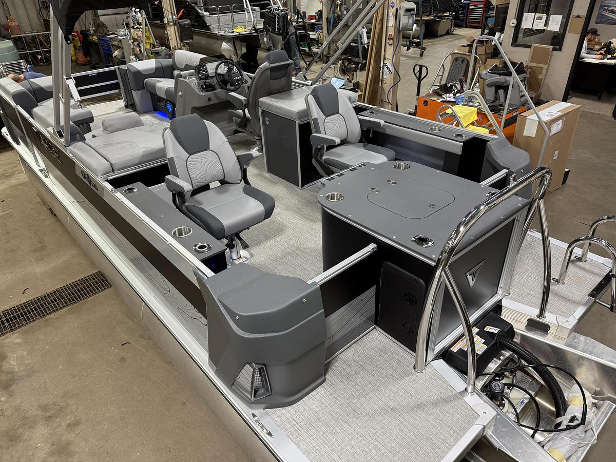 2025 Tahoe Pontoons GEOfish 2385 Rear Fish Tritoon & Honda 4-Stroke EFI