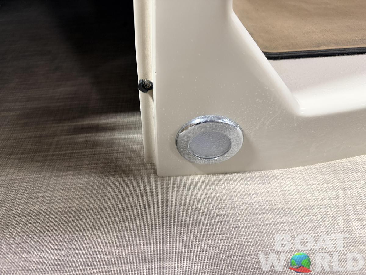 Used 2018 Premier 220 SunSpree