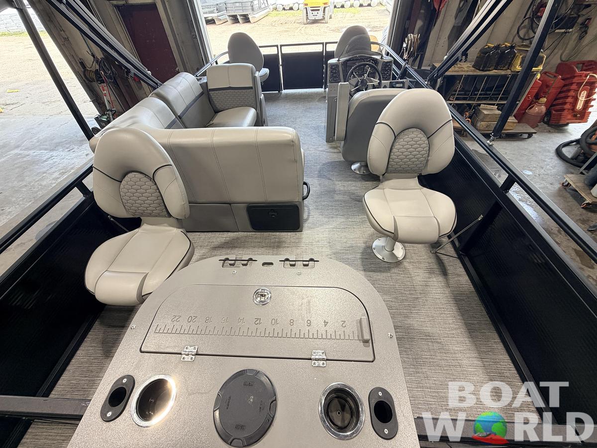 Used 2023 Apex Marine Qwest L818 Fish &60HP Honda 4Stroke -$27.995