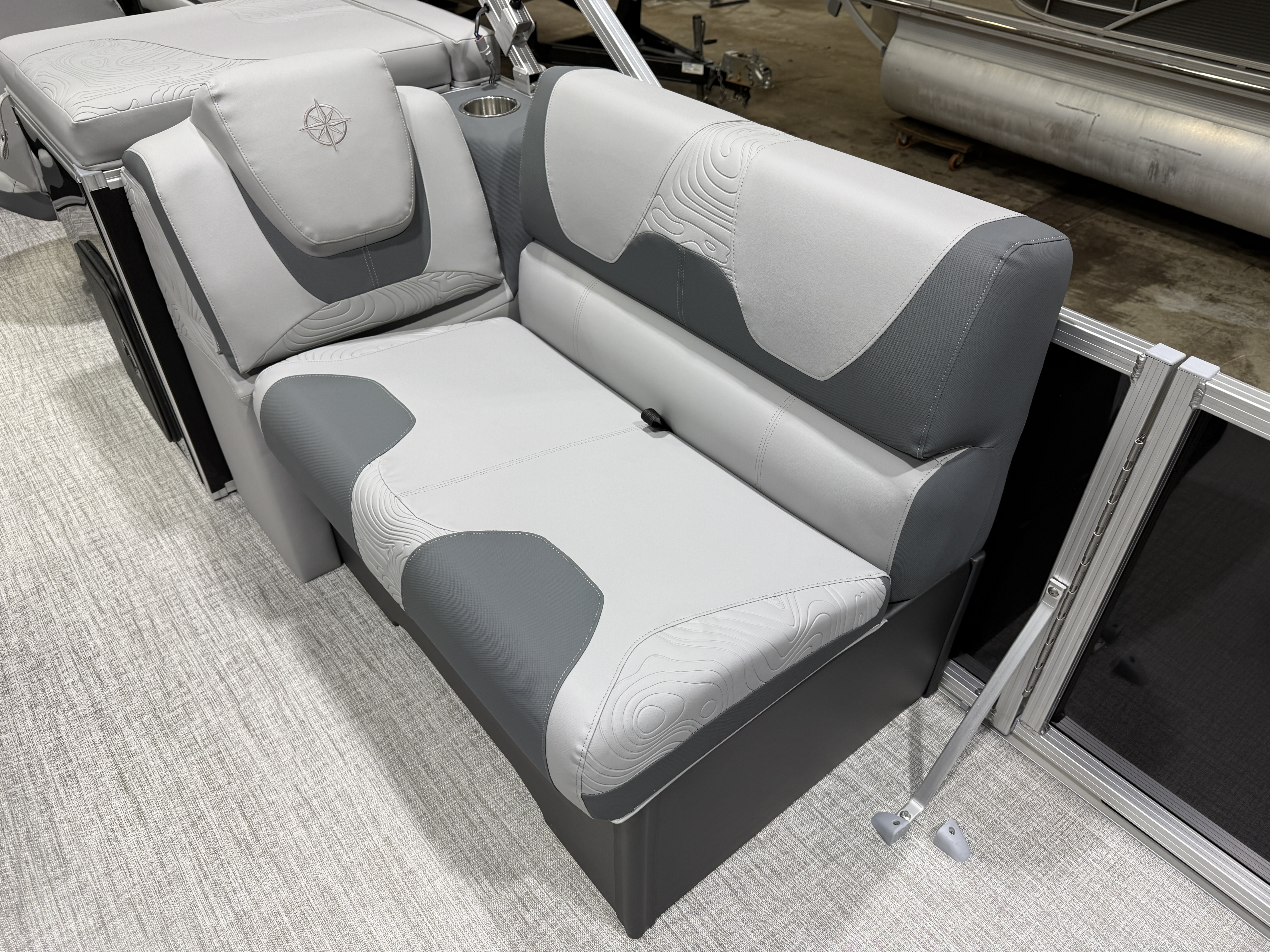 2026 Tahoe Pontoons GEOfish 2385 Rear Fish 