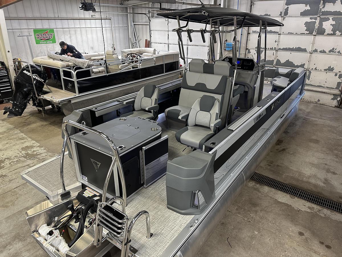 2025 Tahoe Pontoons GEOfish CRF 2585 Tritoon & 225HP Outboard