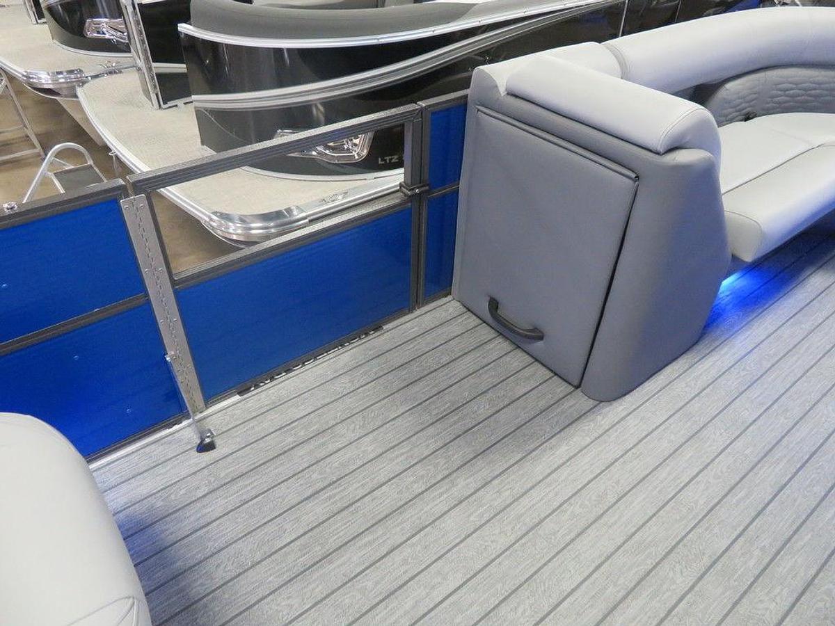 2023 Montego Bay ST8524 Swingback Tritoon Deluxe Pontoon & Honda 200HP 4-Stroke EFI