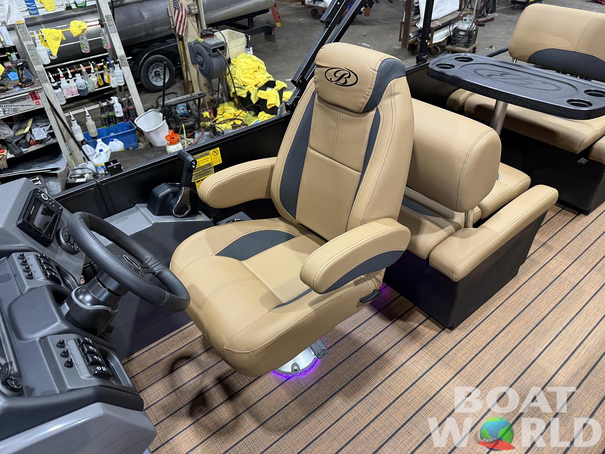 2027 Bentley Legacy 220 QSB Swingback $46995