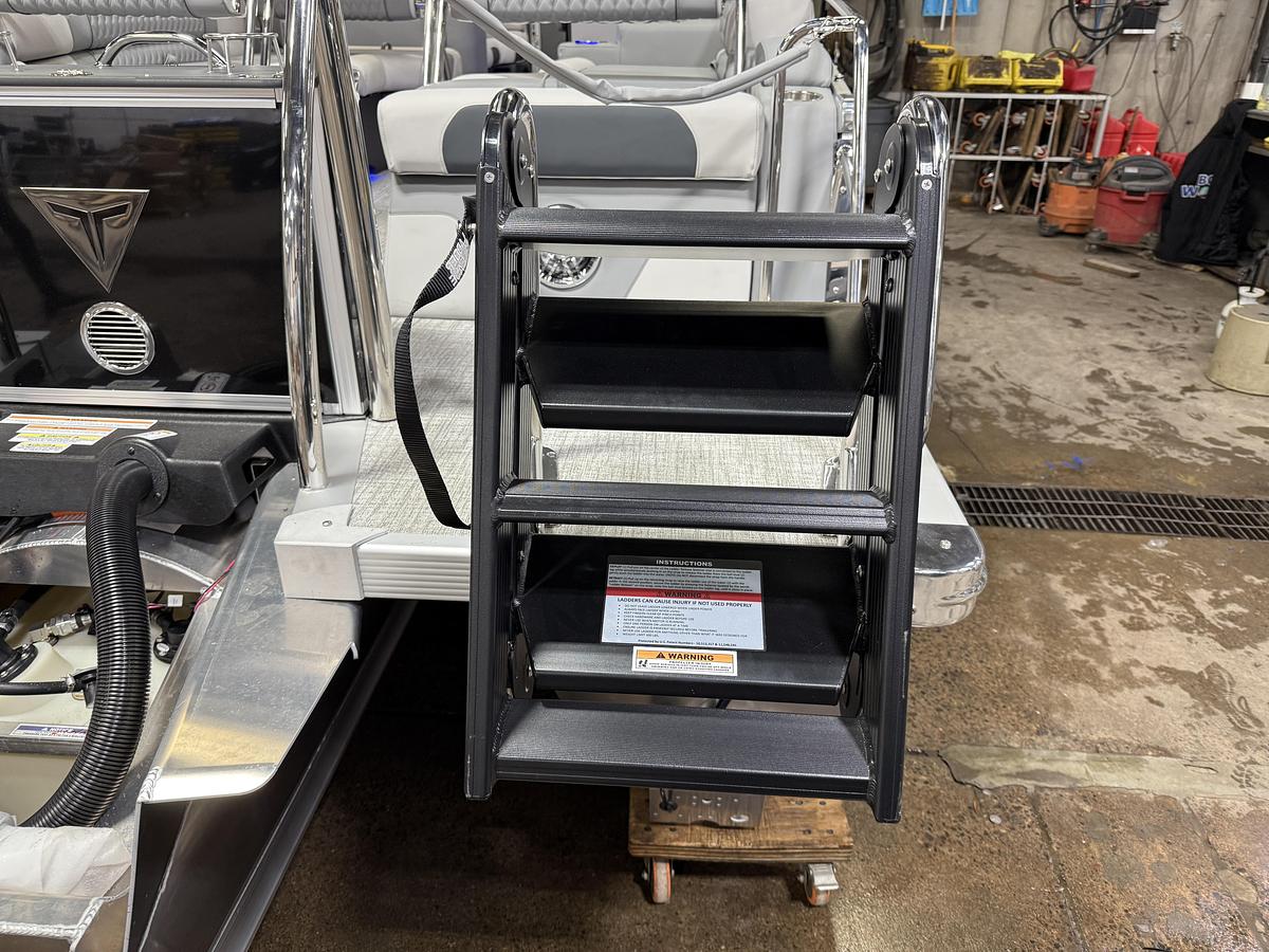 2025 Tahoe Pontoons Cascade 2385 Quad Lounge Shift Tritoon & 225HP 4-Stroke