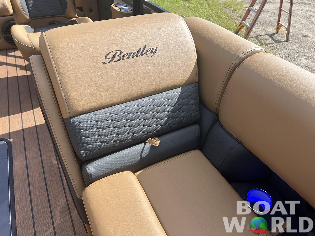 2026 Bentley Pontoons Elite 223 Swingback Tritoon