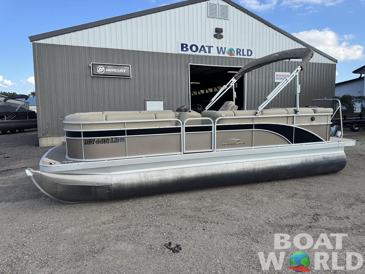 Used 2014 Bennington 22 SLX Pontoon