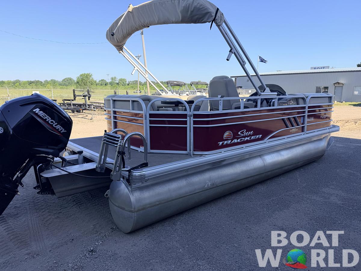 Used 2023 Sun Tracker Party Barge 20 DLX & 90HP Mercury 4Stroke -$27,995