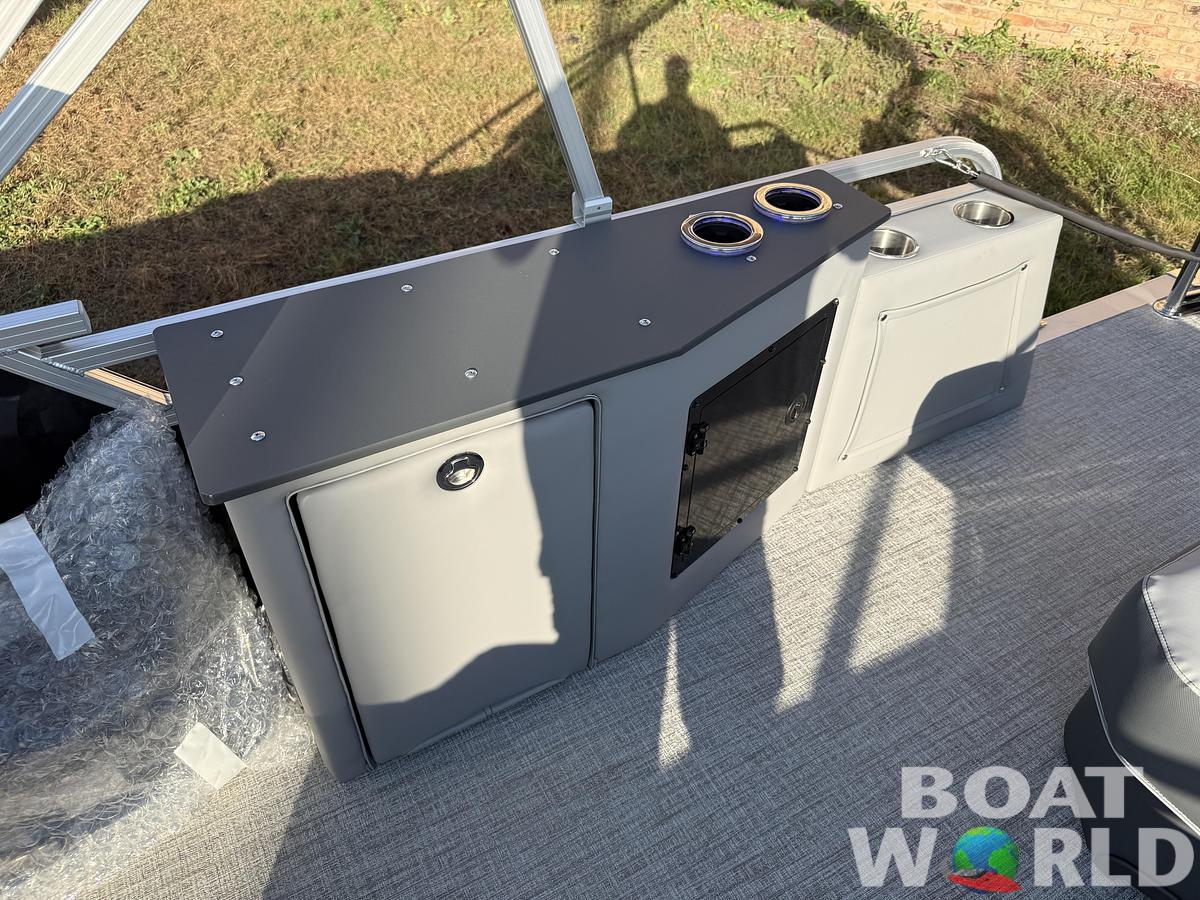 2026 Tahoe Pontoons LTZ 2385 (CRB) Cruise Rear Bench Tritoon 